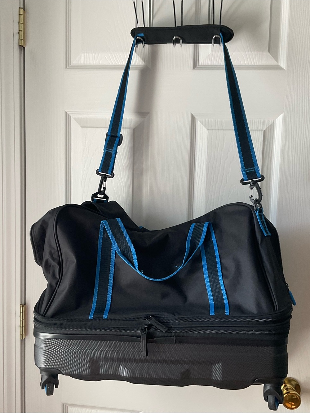 American Tourister Expandable Rolling Tote Bag Suitcase